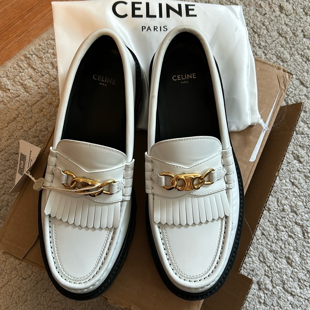 Celine
Margaret leather flats EU 38